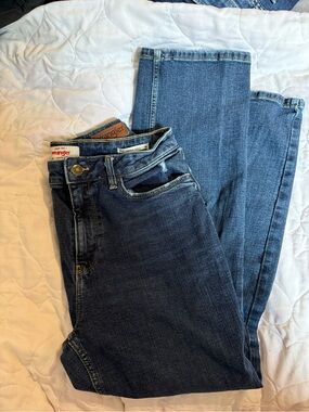 Wrangler Women’s Straight Leg Cropped Blue Jeans